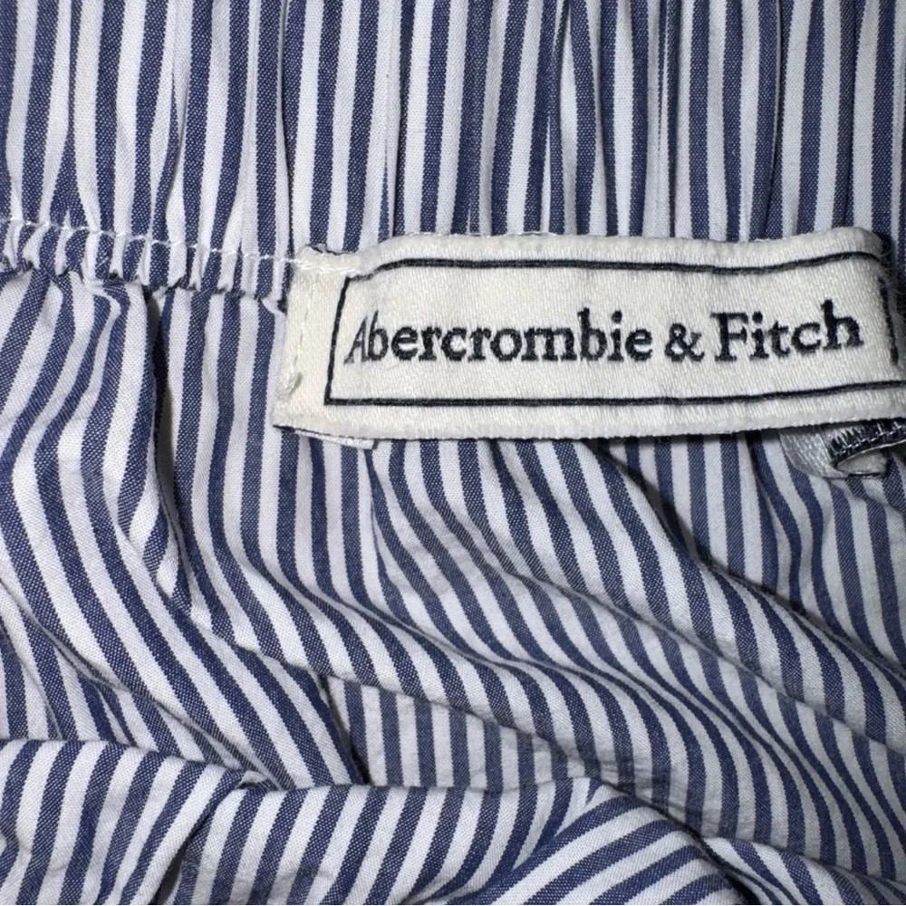 Abercrombie & Fitch Cotton Off The Shoulder Top Cropped Tie Sleeves Medium Cute